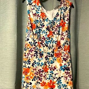 This is a floral dress by Jessica London. Size 26 width